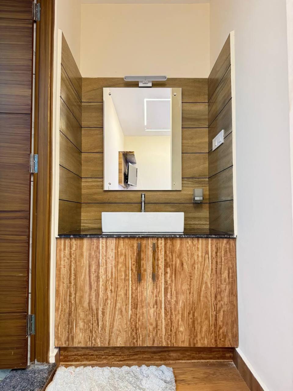 Krishnakripa Premium Residency Hotell Kochi Exteriör bild