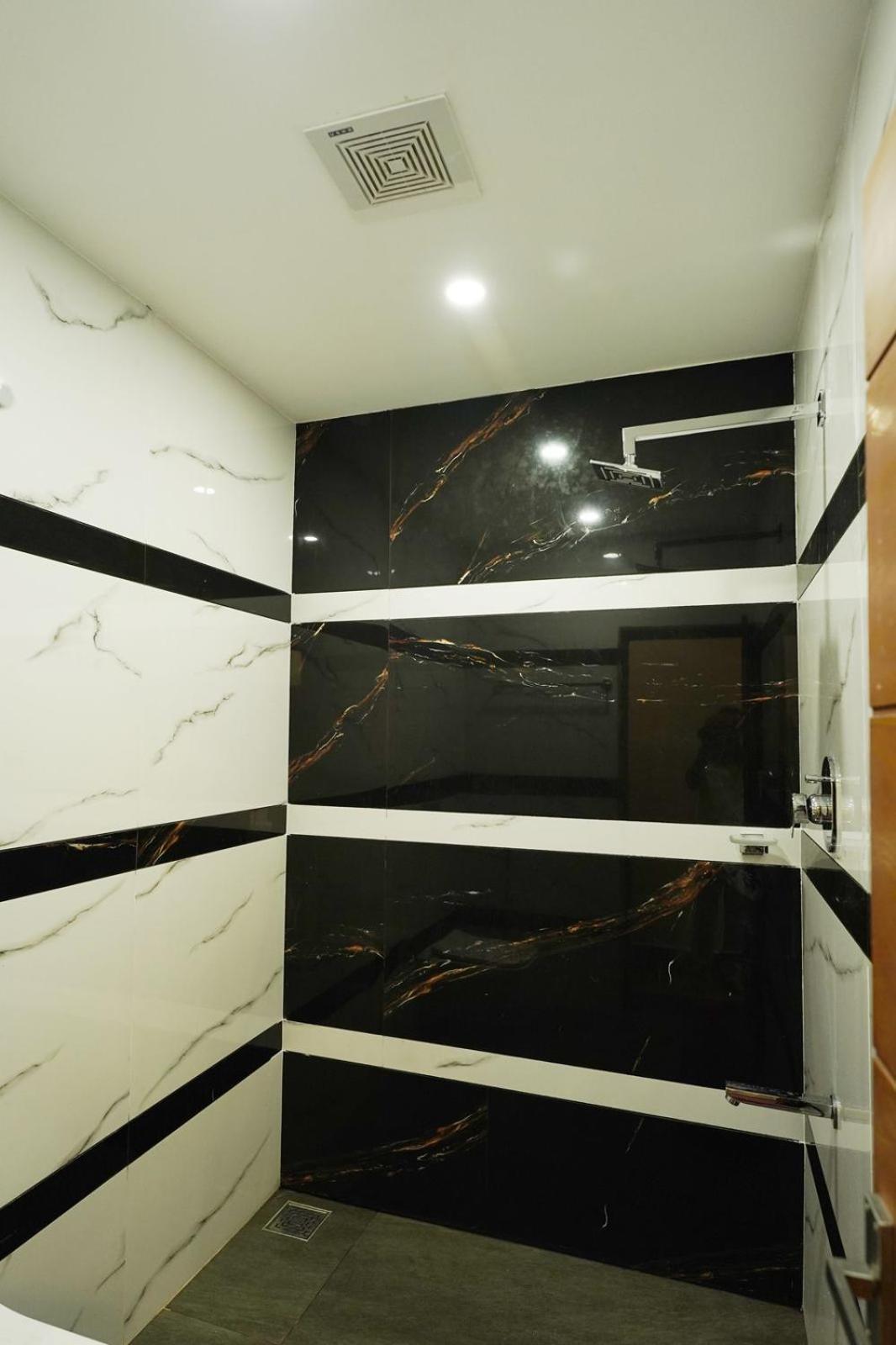 Krishnakripa Premium Residency Hotell Kochi Exteriör bild