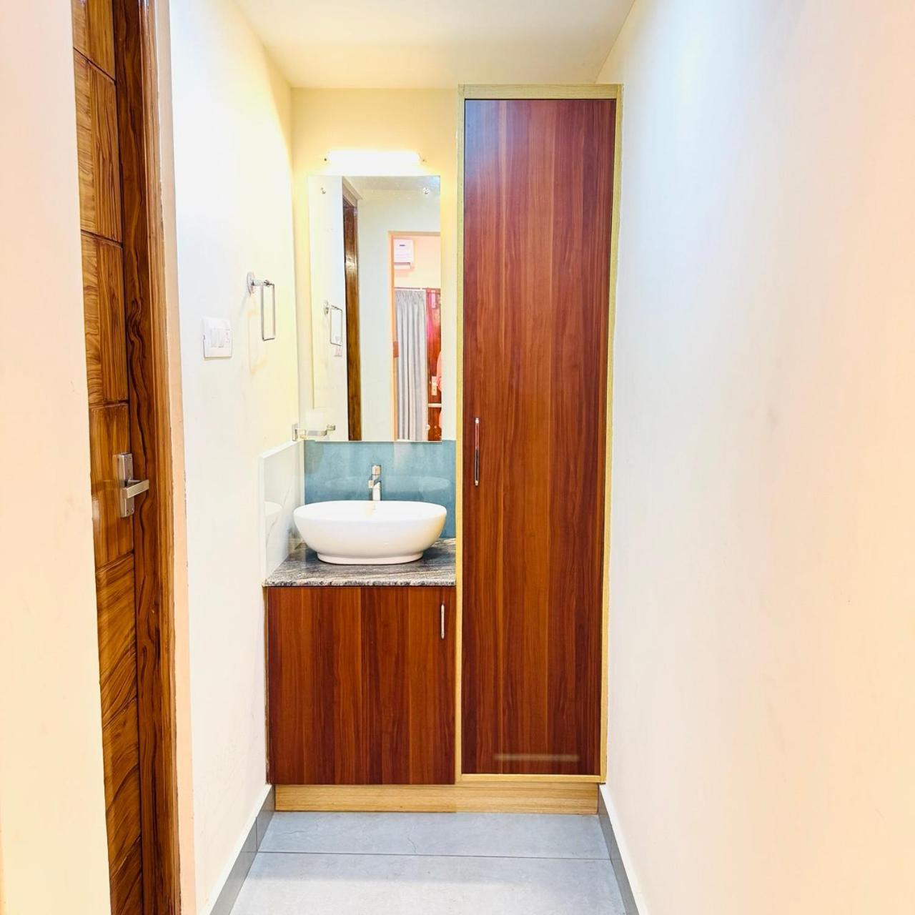 Krishnakripa Premium Residency Hotell Kochi Exteriör bild